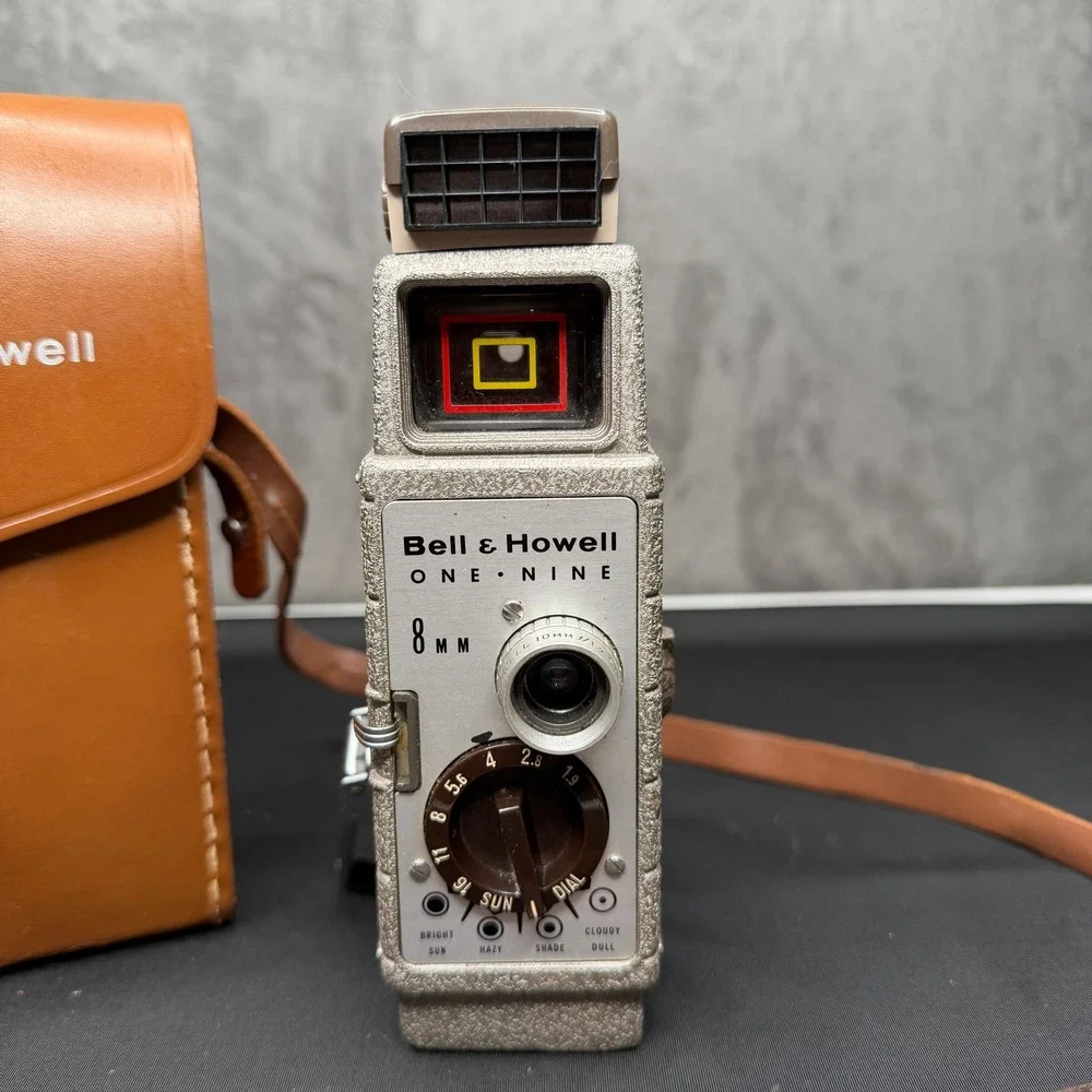 Bell & Howell One-Nine 8mm‎ Movie Camera Unisex OS Brown Leather Case Vintage